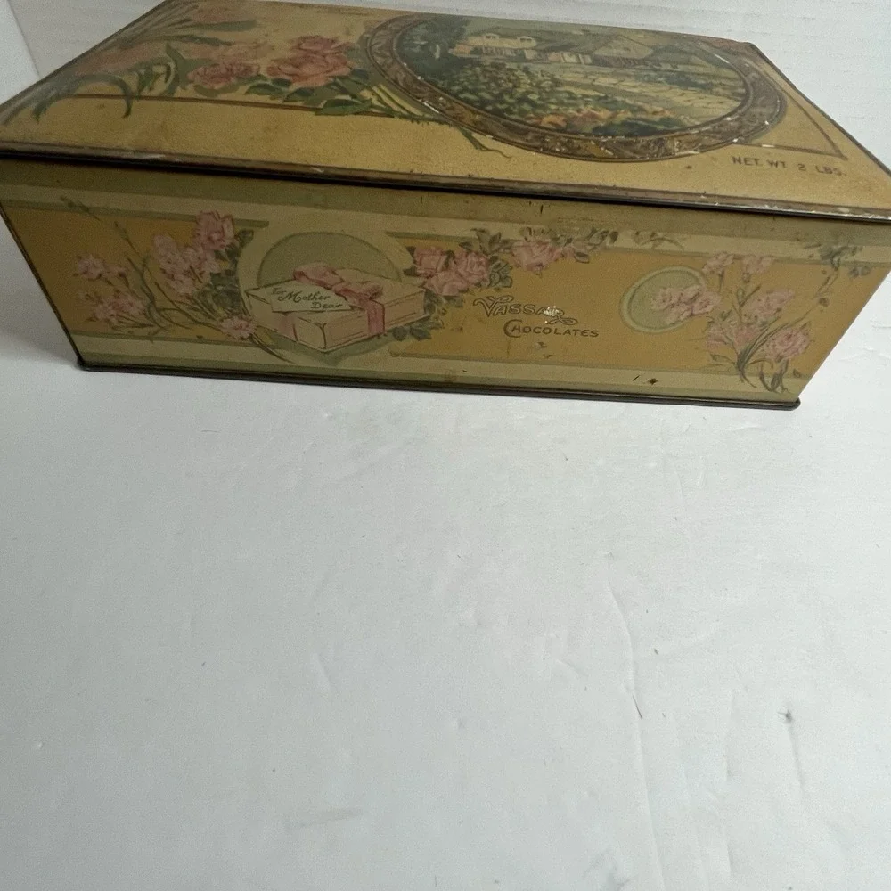 Art Nouveau Vassar Chocolates For Mother Dear Tin Canco VTG  Cottage Roses Metal